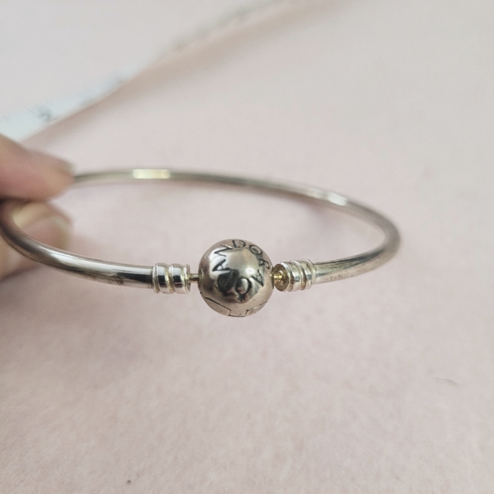 Pandora Moments Bangle
